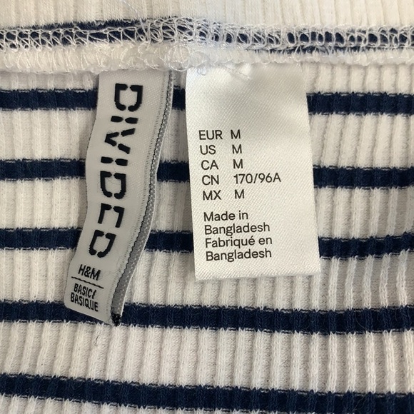 H&M Divided Striped Stretch Short Sleeve Crop Top - White/Blue, Size Medium - Picture 5 of 6